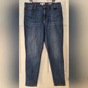 Chic Classic Blue Skinny Jeans